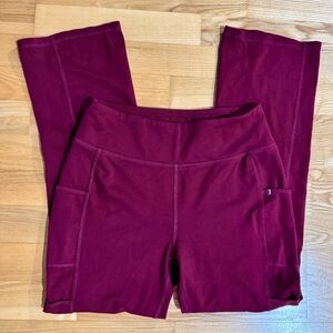 Jaanuu Yoga Scrub Pant, size medium, burgundy